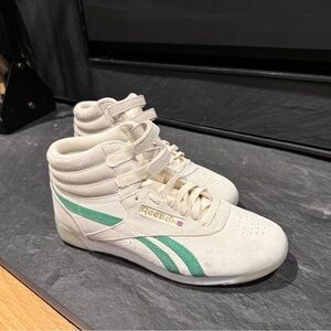 Reebok Human Rights Now High-Top Sneakers Size 9